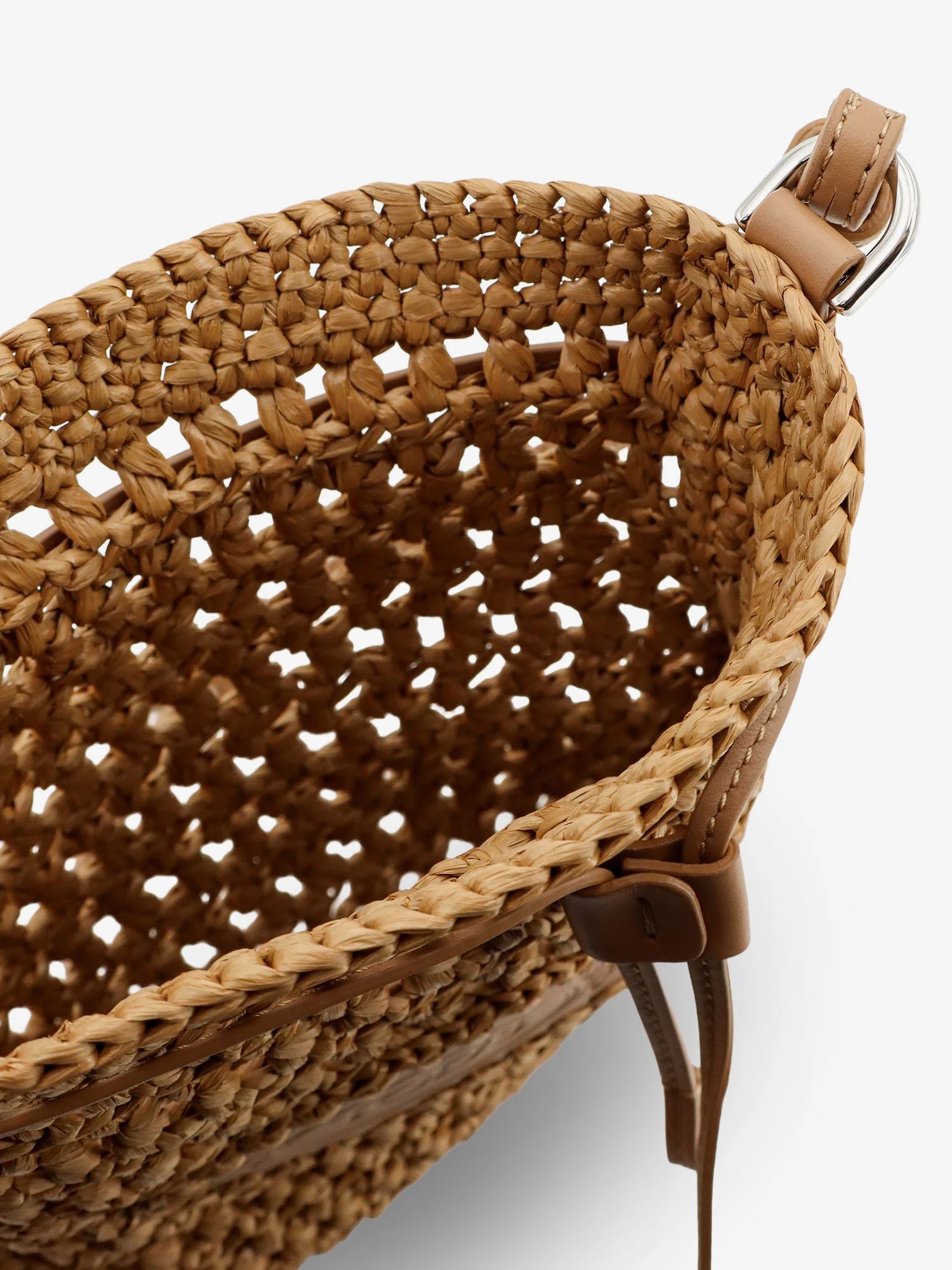 Raffia bucket bag with crochet motif