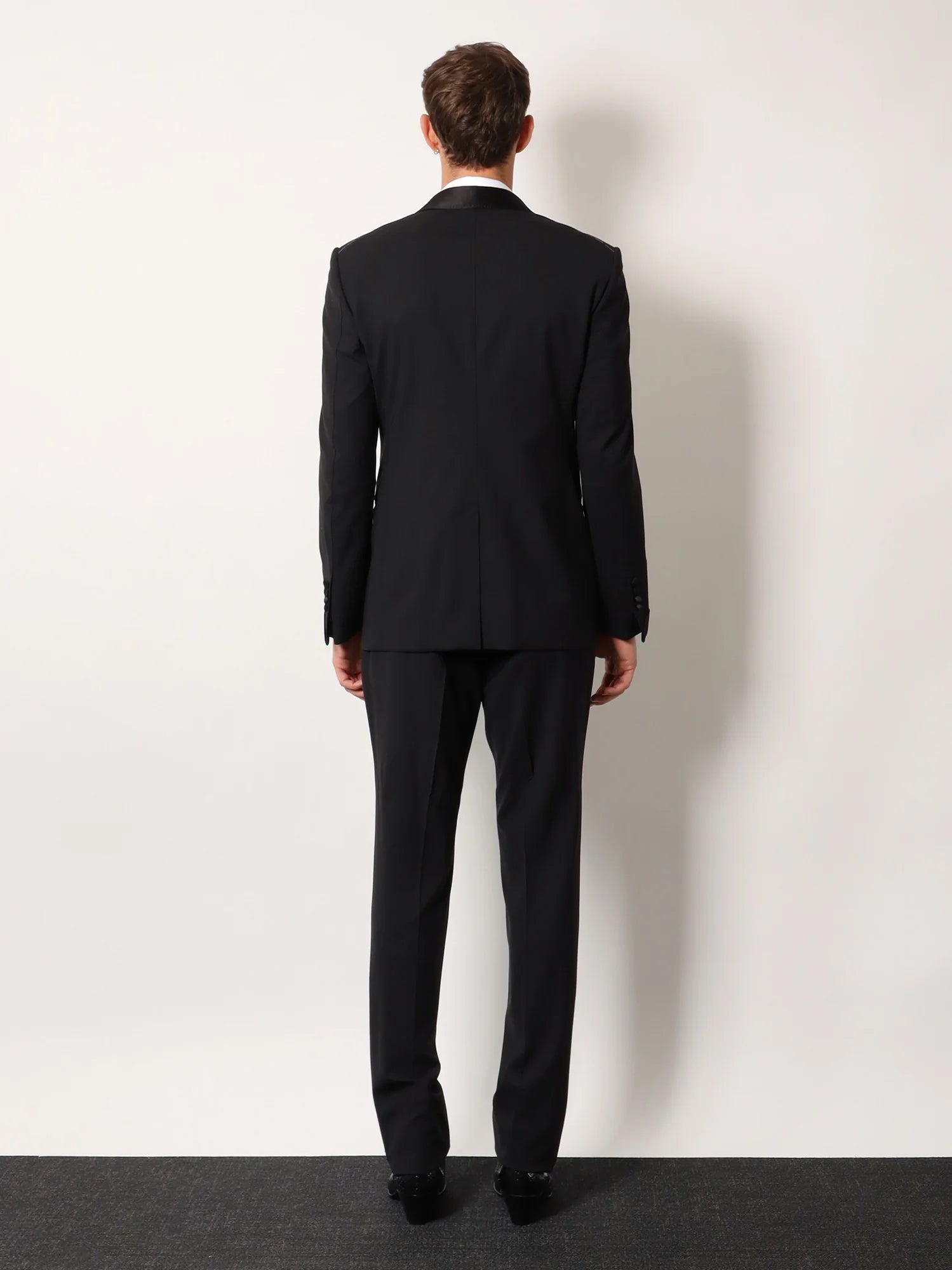 Stretch virgin wool tuxedo with satin profiles