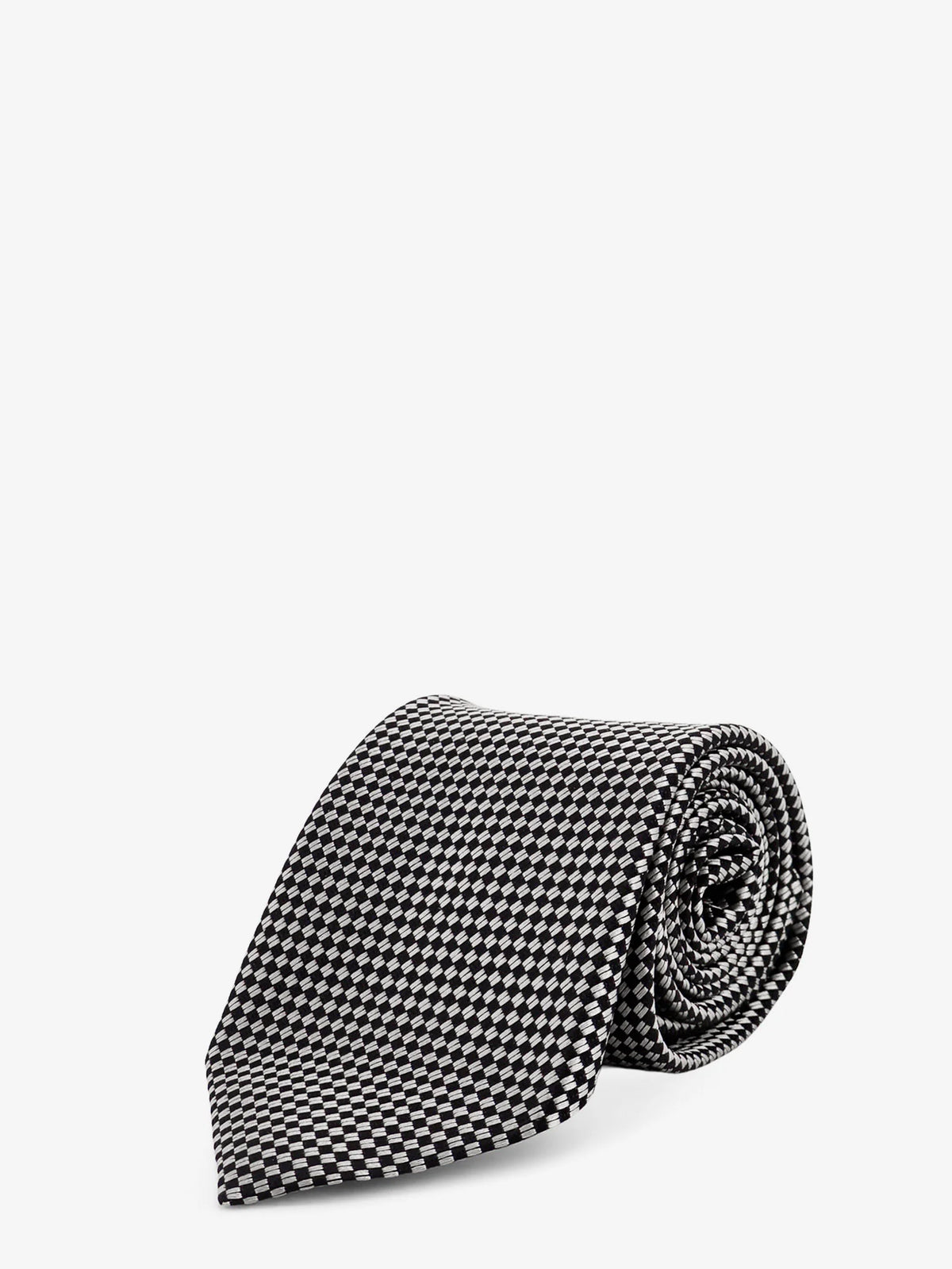 Silk tie with geometric pattern