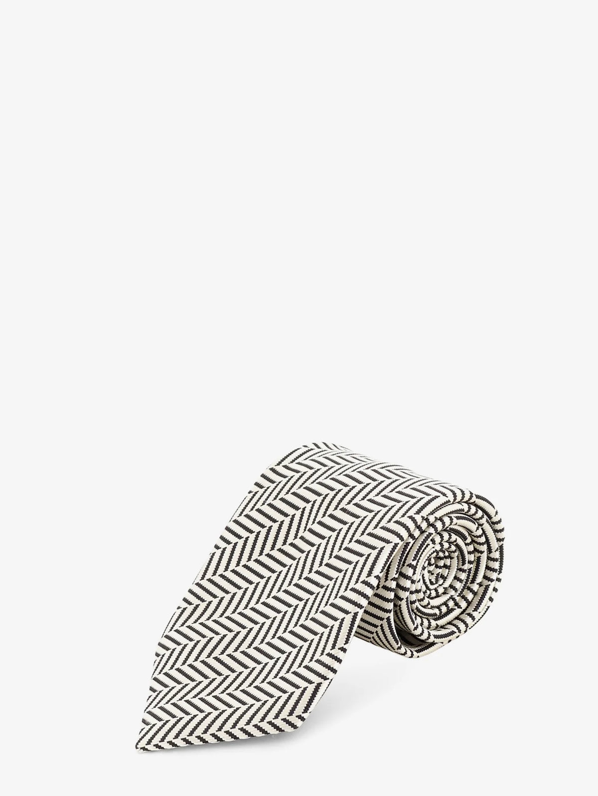 Silk tie with geometric pattern