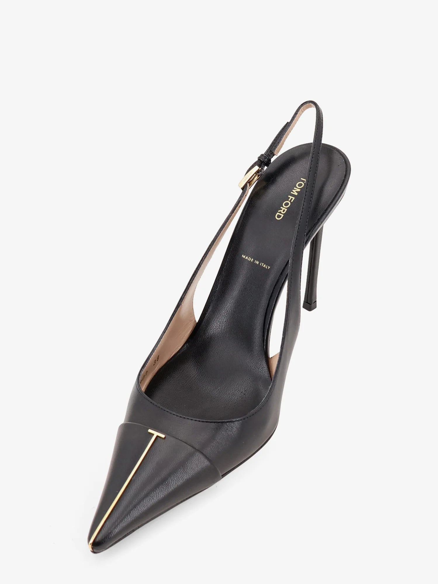 Leather pumps with metal T Logo detail