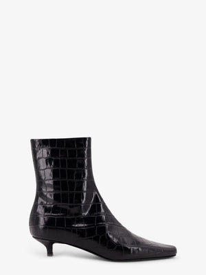 Pointed-toe ankle boots with crocodile effect