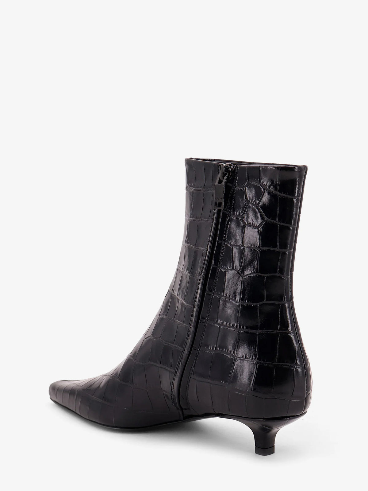 Pointed-toe ankle boots with crocodile effect