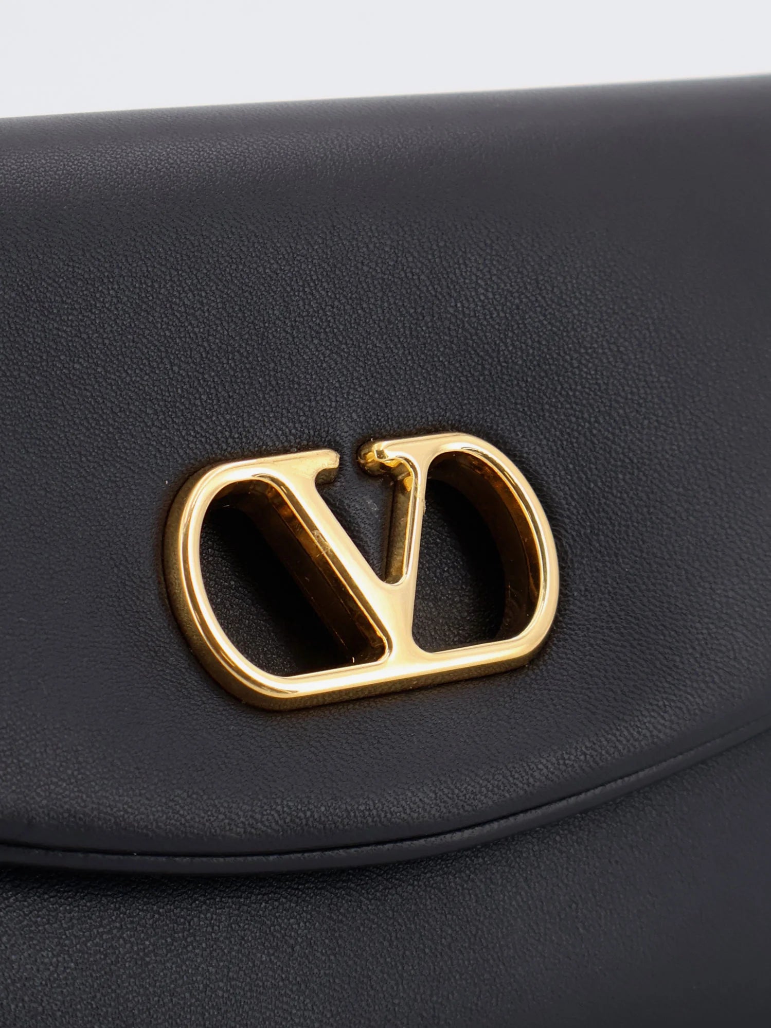Devain leather shoulder bag